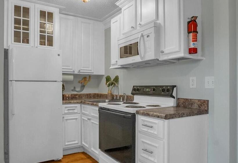 جناح, Carolina Beach Inn