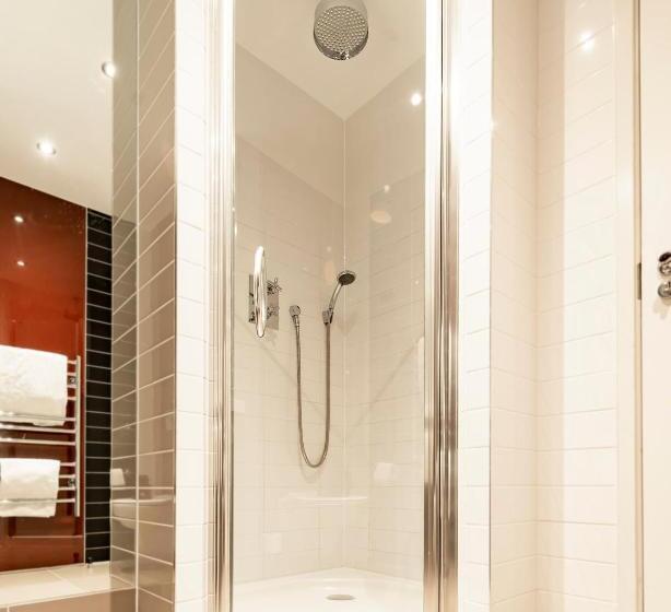 סוויטה, Dakota Edinburgh