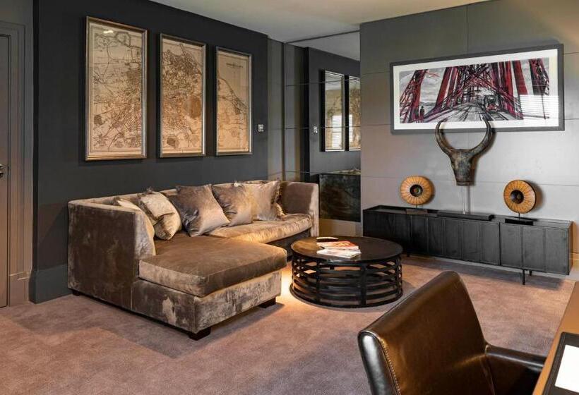 스위트, Dakota Edinburgh