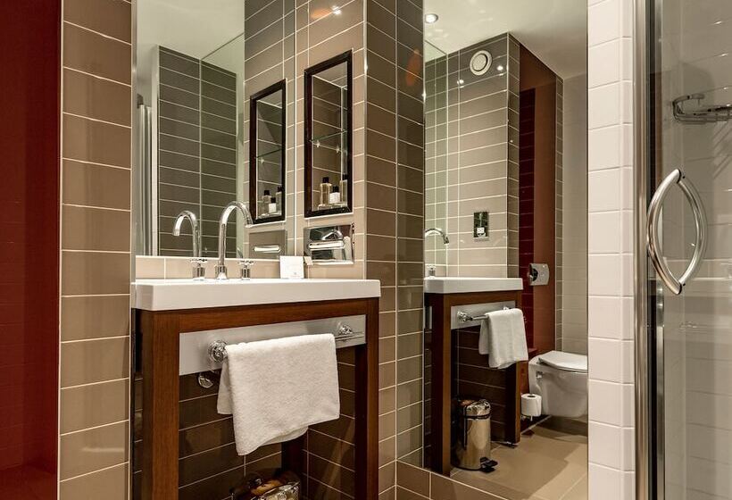 סוויטה, Dakota Edinburgh