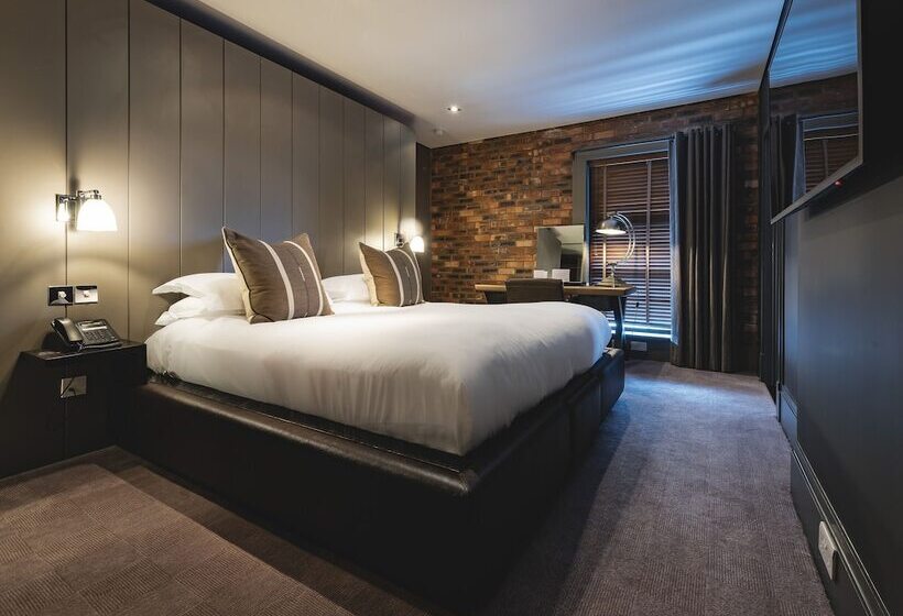 סוויטה, Dakota Edinburgh