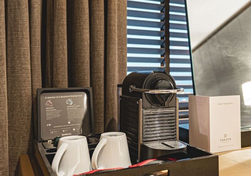 Полулюкс, Dakota Edinburgh