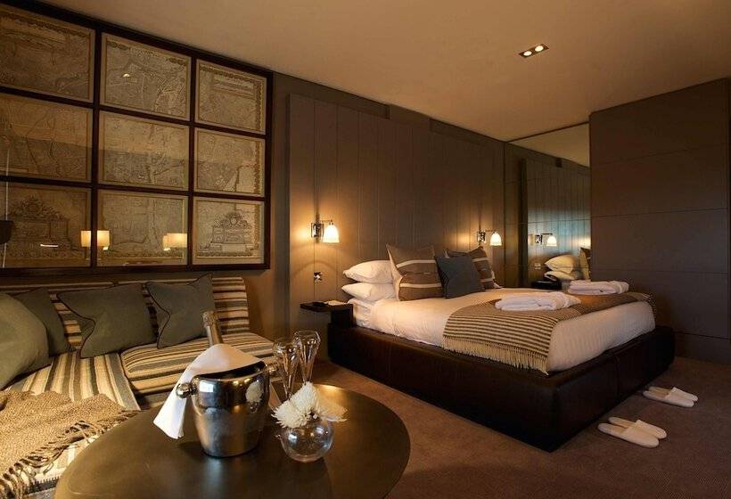 סוויטת ג'וניור, Dakota Edinburgh