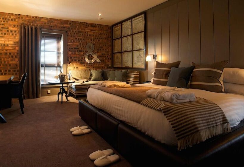 סוויטת ג'וניור, Dakota Edinburgh