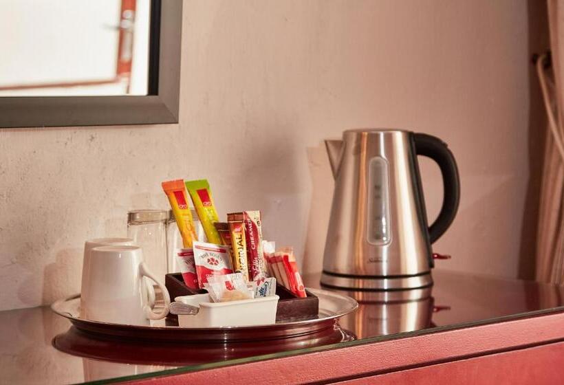 חדר סטנדרט, First Group Bushman S Nek