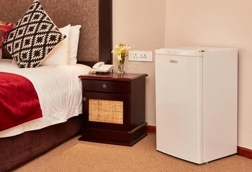 חדר סטנדרט, First Group Bushman S Nek