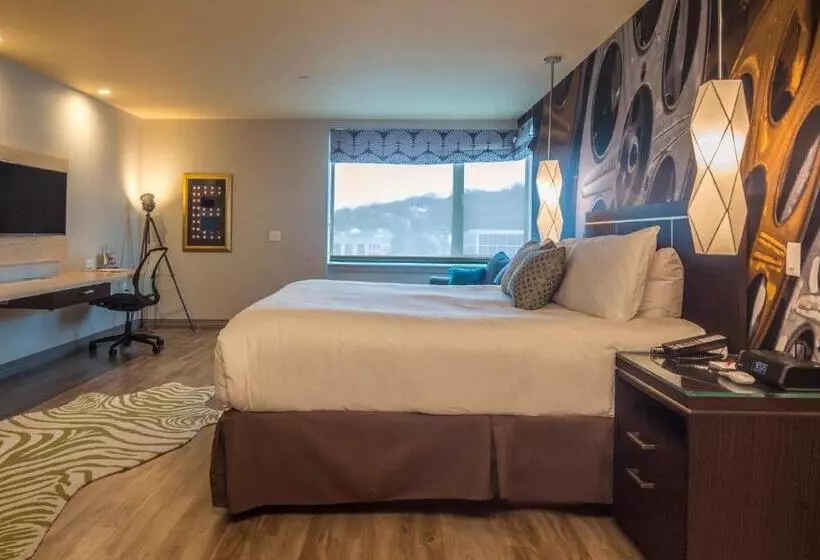 キングサイズベッドのエクゼクティブルーム, Indigo Pittsburgh East Liberty, An Ihg