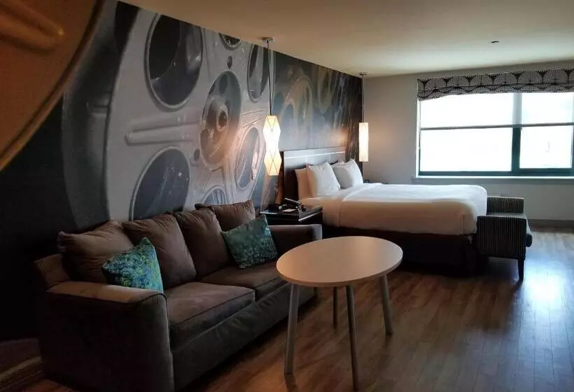 キングサイズベッドのスイートルーム, Indigo Pittsburgh East Liberty, An Ihg