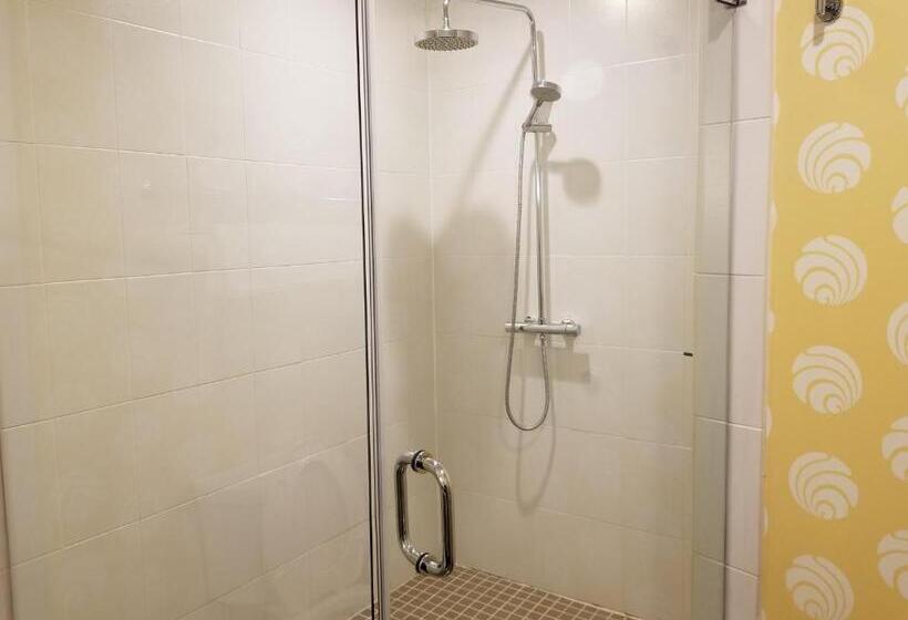 جناح سرير كينج, Indigo Pittsburgh East Liberty, An Ihg