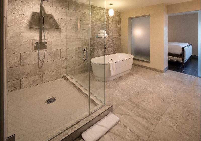 جناح سرير كينج, Indigo Pittsburgh East Liberty, An Ihg