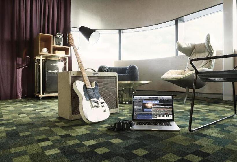 جناح جونيور, U&me; Bw Signature Collection