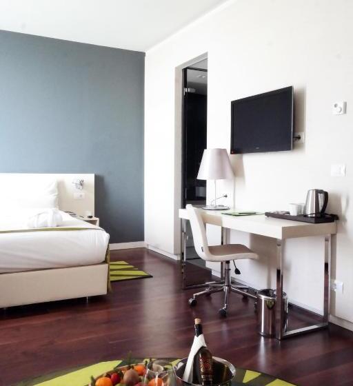 سوییت جونیور, Workinn