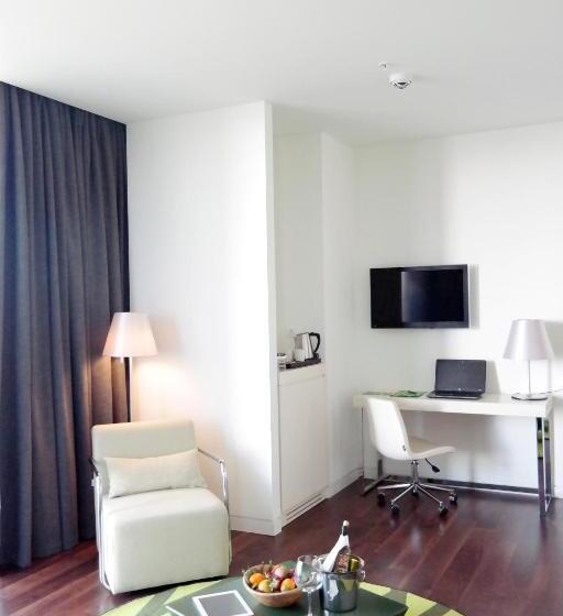 سوئیت پریمیوم, Workinn