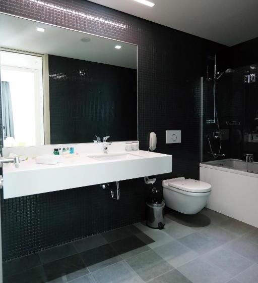 اتاق خانوادگی, Workinn