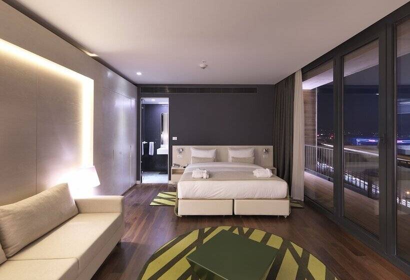 سوییت جونیور, Workinn