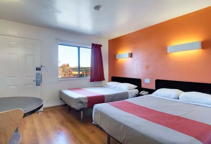 ２ダブルベッドのスタンダードルーム, Motel 6 Capitol Heights, Md   Washington