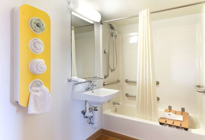 חדר סטנדרט שתי מיטות זוגיות, Motel 6 Capitol Heights, Md   Washington