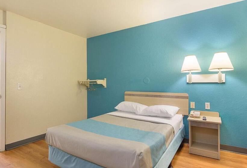 장애인을 위한 스탠다드 룸, Motel 6 Fredericksburg, Va North