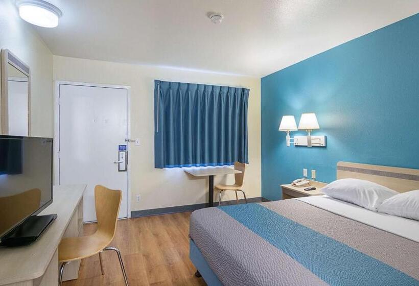 适合残疾人使用的标准间, Motel 6 Fredericksburg, Va  North