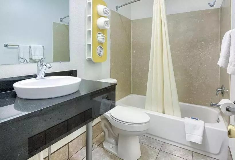 スタンダード４人部屋, Motel 6 Harrisonburg, Va   South