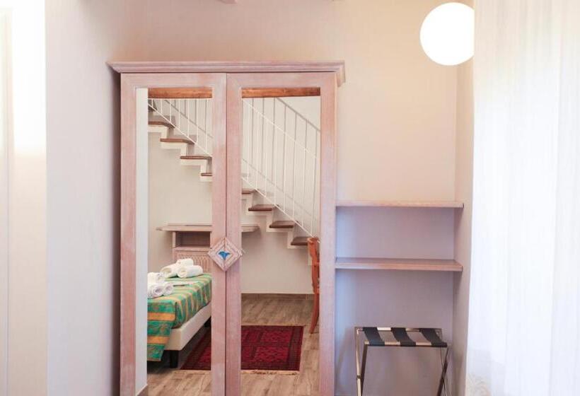 Júnior Suíte Dúplex, Locanda Degli Artisti