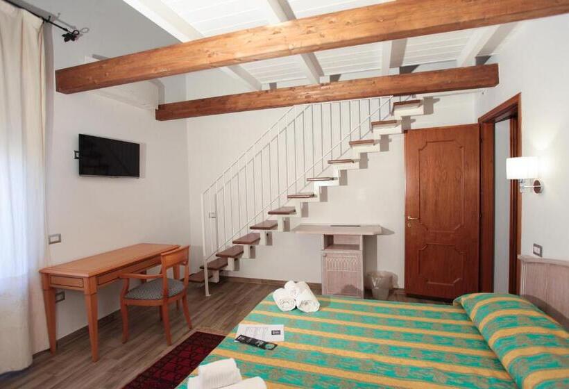 جناح جونيور دوبلكس, Locanda Degli Artisti