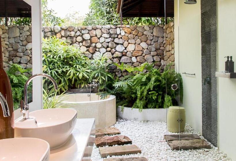 جناح جونيور, Samanea Beach Resort & Spa