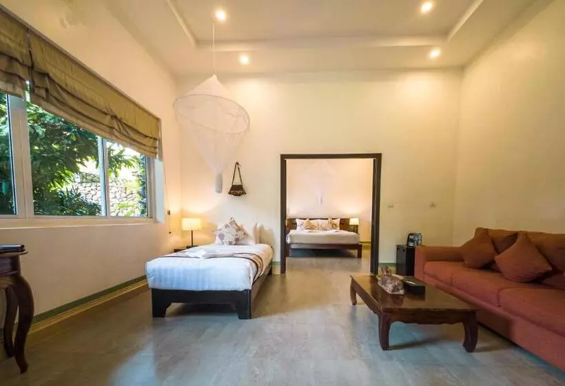 سوییت, Samanea Beach Resort & Spa