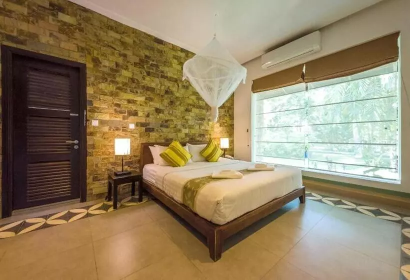 سوییت خانوادگی, Samanea Beach Resort & Spa