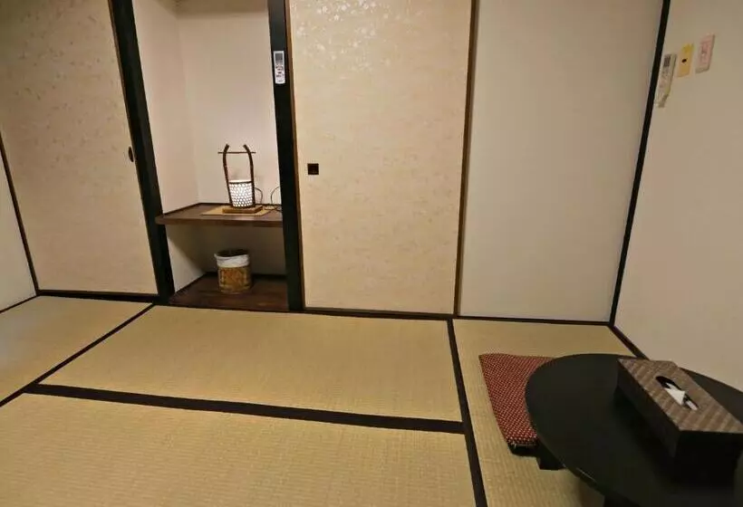 バスルーム共有のシングルスタンダード, Jhoppers Hiroshima Guesthouse