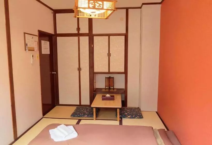 バスルーム共有のシングルスタンダード, Jhoppers Hiroshima Guesthouse