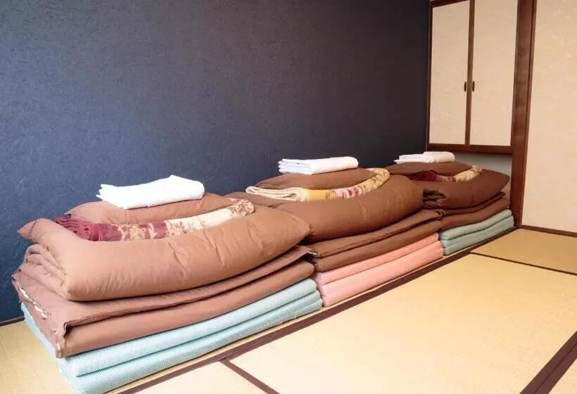 バス共有のスタンダードルーム, Jhoppers Hiroshima Guesthouse