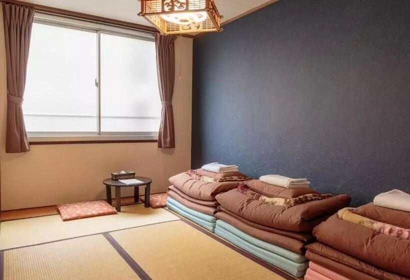 バス共有のスタンダードルーム, Jhoppers Hiroshima Guesthouse