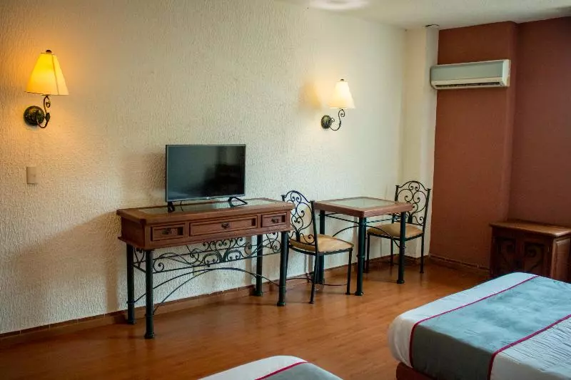 سوئیت راحتی, Quinta Antigua