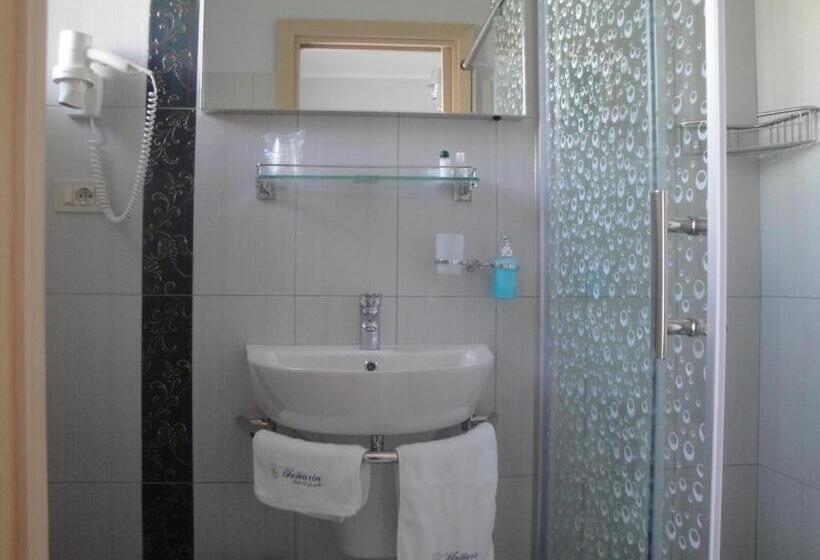 اتاق سوپریور سه تخته, Blumarin