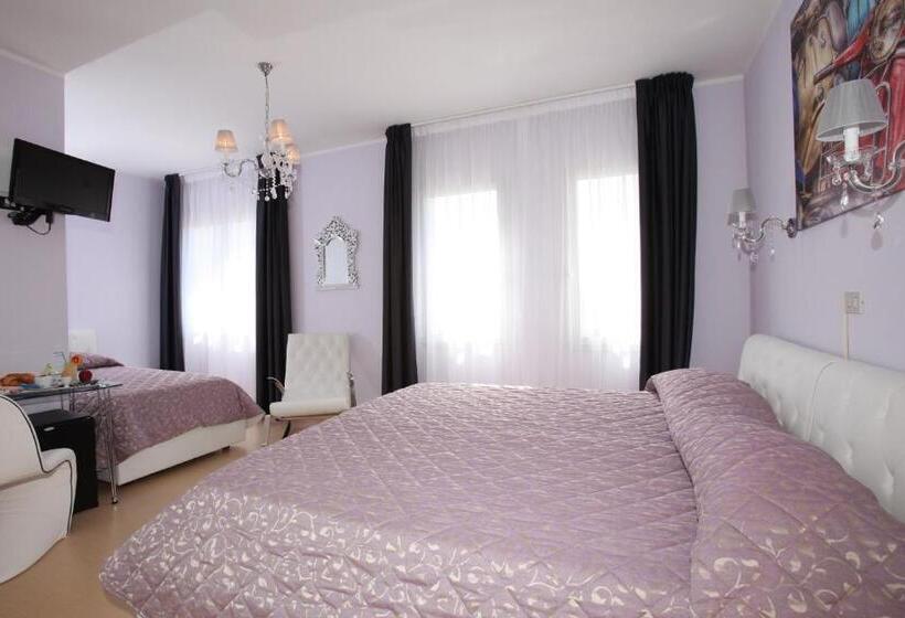 اتاق سوپریور سه تخته, Blumarin