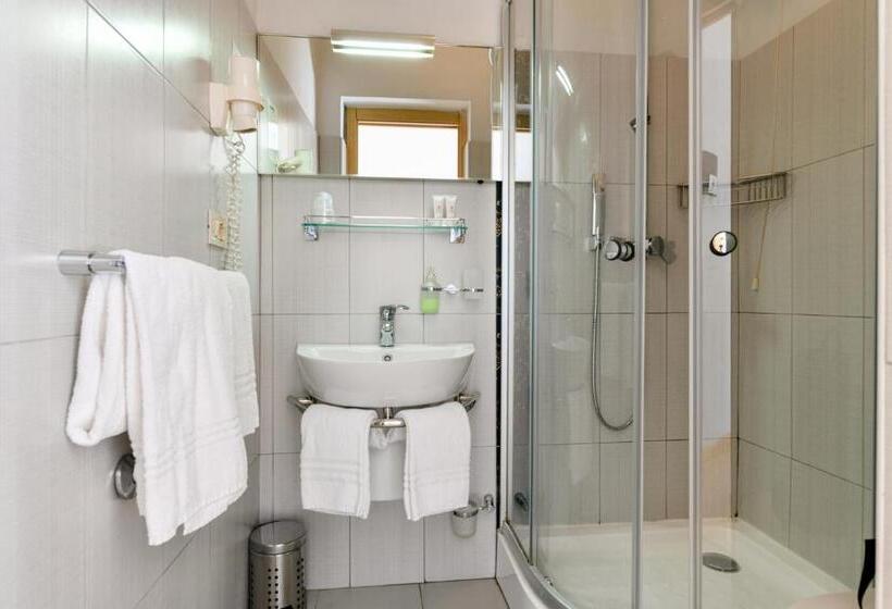 اتاق استاندارد, Blumarin