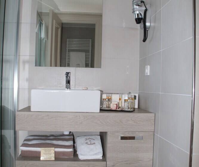 Номер Стандарт, Château Et Golf De Taulane