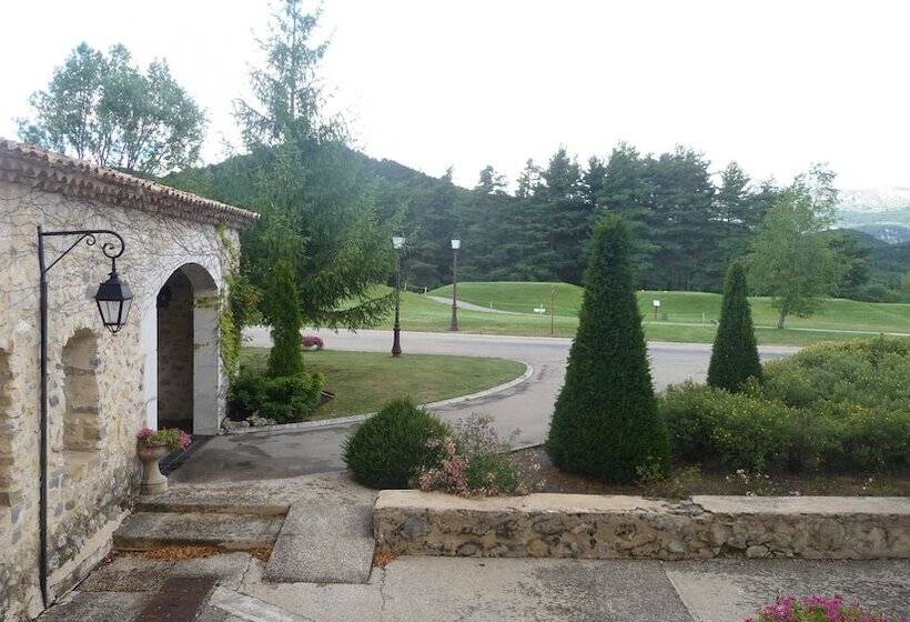 Классический Номер, Château Et Golf De Taulane