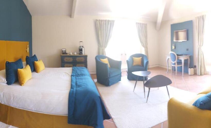 Полулюкс, Château Et Golf De Taulane