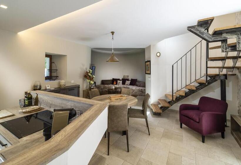 Семейное Студио, Château Et Golf De Taulane