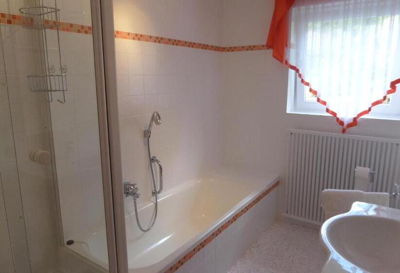 两卧家庭套房, Gasthof Blume