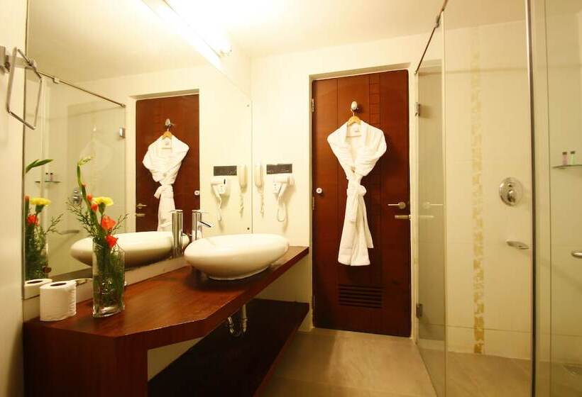 غرفة تنفيذية, Grand Estancia