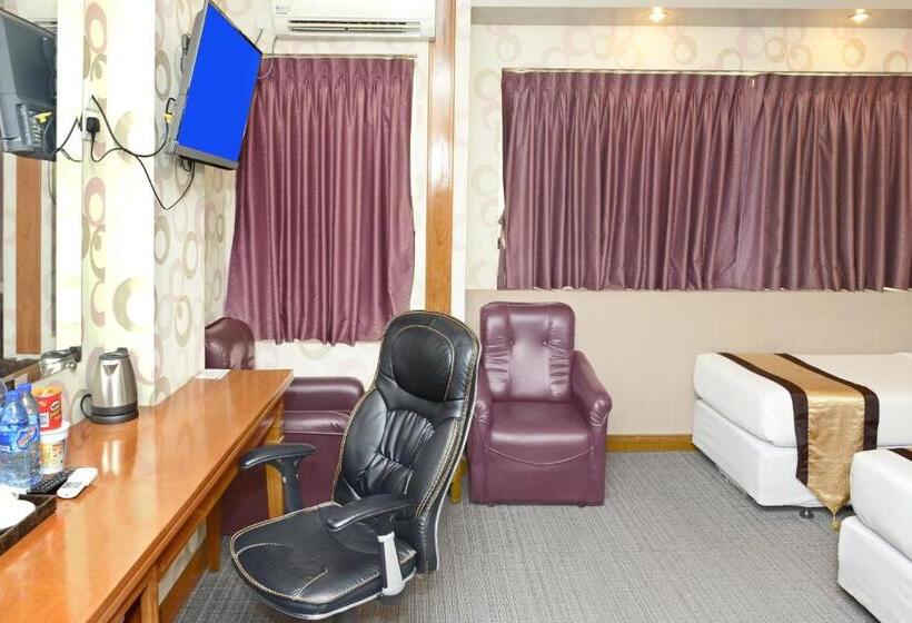 اتاق سوپریور با چشم‌انداز شهر, Grand United Ahlone Branch