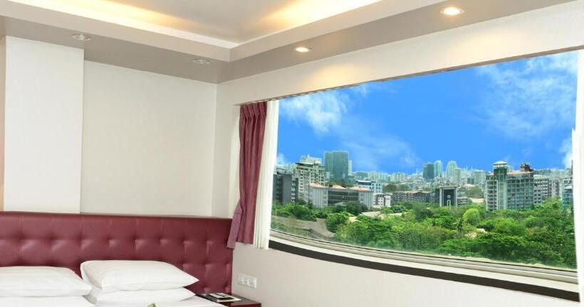 اتاق سوپریور با چشم‌انداز شهر, Grand United Ahlone Branch