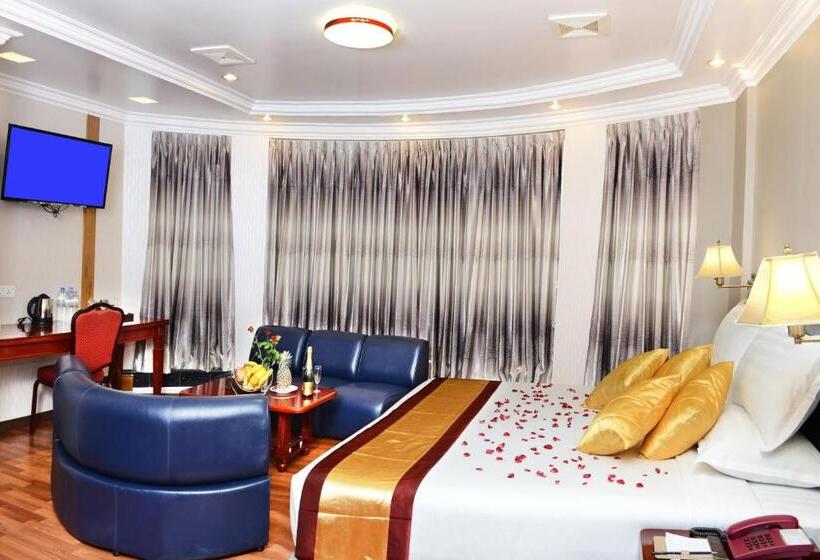 سوییت اجرایی, Grand United Ahlone Branch