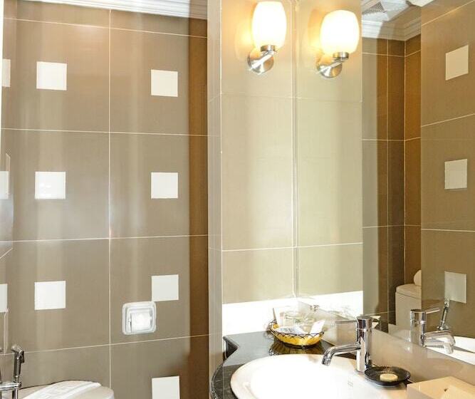 اتاق سوپریور با چشم‌انداز شهر, Grand United Ahlone Branch