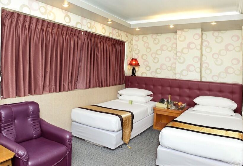 اتاق سوپریور با چشم‌انداز شهر, Grand United Ahlone Branch