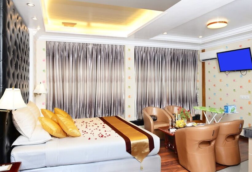 استودیوی استاندارد, Grand United Ahlone Branch