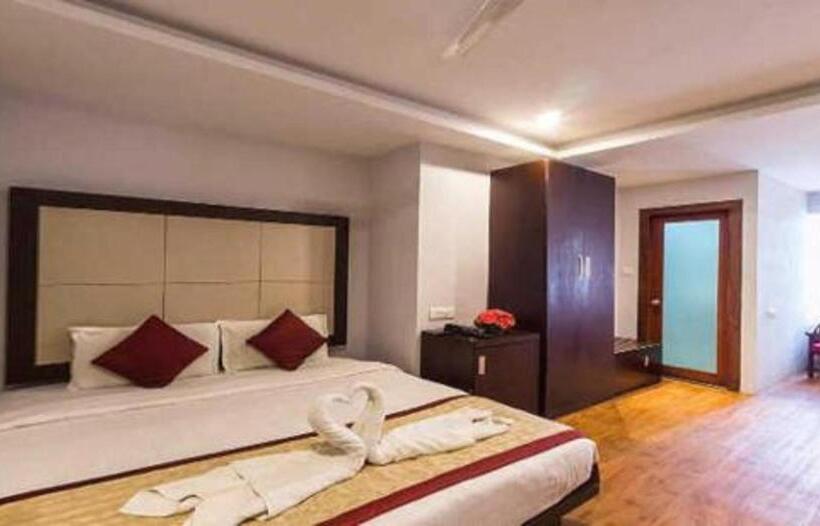 Quarto Deluxe, Red Sparrow